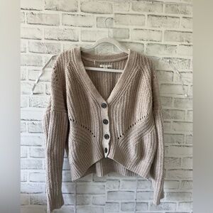 American eagle tan knit sweater